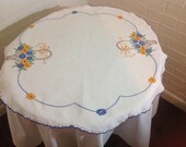 Vintage 32 quot white round table cloth Embroidered round table cloth English tea garden country cottage decor Bridal shower gift