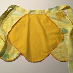 Vintage half apron Pie baking apron Farmhouse kitchen apron Country cottage apron Cooking apron