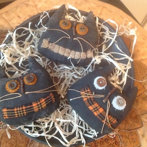 Primitive cat Halloween bowl fillers Halloween tucks Black cats Halloween decorations Rustic farmhouse decor Halloween pillow tucks