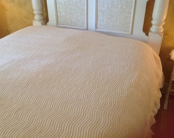 Vintage full chenille bedspread Butter yellow chenille bedspread Vintage bed cover Cottage chic decor Country cottage bedspread