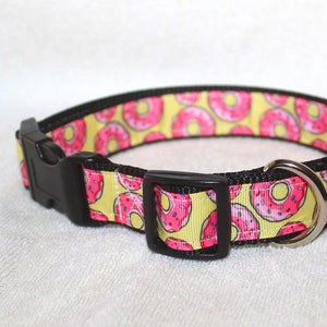 Colliers pour chien avec boucle en plastique PINK DONUTS - PERSONNALISÉS