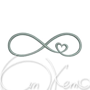 Puede incluir: Un símbolo de infinito plateado con un pequeño corazón en su interior. El símbolo está sobre un fondo blanco.