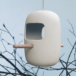 Birds Snack Bar // bird feeder of white porcelain and natural wood // bird house
