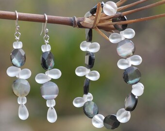 Natural NACRES earrings from TAHITI. Colorless QUARTZ. Drops Czech glass. Money. Artisanal creation Gift for Elles boho