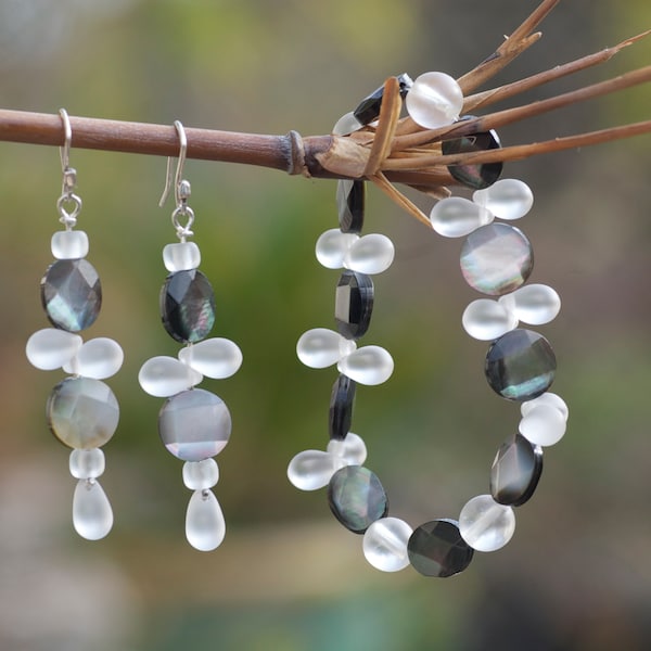 VENDU Boucles d'oreilles NACRES de TAHITI naturelles.Quartz incolore. Gouttes Verre tchèque. Argent. Création artisanale Cadeau pour Elles