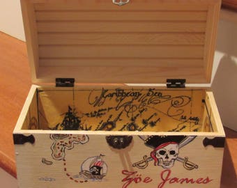 YARNOW Cofre del tesoro pirata regalo para niños mini juguetes claro  estuche de maquillaje joyería cofre del tesoro pequeño cofre pirata ataúd