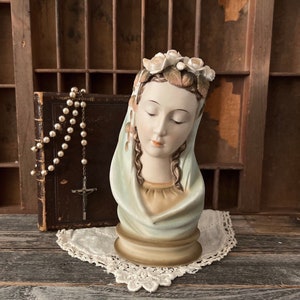 Vintage Lefton Madonna Figurine: Hand-Painted Ceramic Religious Collectible