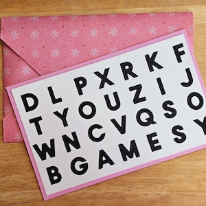 Carte de recherche de mots interactive faite main Je t'aime - Carte de voeux romantique pour un anniversaire Post-crossing Snail Mail Word Seek Sleuth Gamer