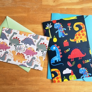 Cartes de joyeux anniversaire de dinosaure : cartes de correspondance de papeterie faites main pour la poste, merci, pensée de vous, cadeau d'amant de dinosaure pour des enfants et des enfants