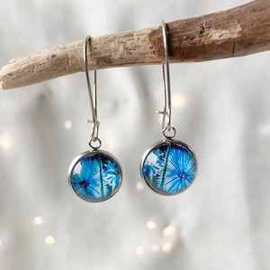 Blue cornflower earrings for summer party, floral artistic earrings for casual look, unique botanical boho look, special gift idea for her image 1