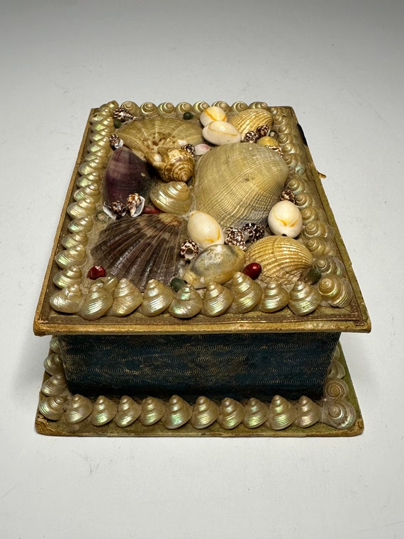 Antique Folk Art Sailors Valentine Seashell Box c… - image 3