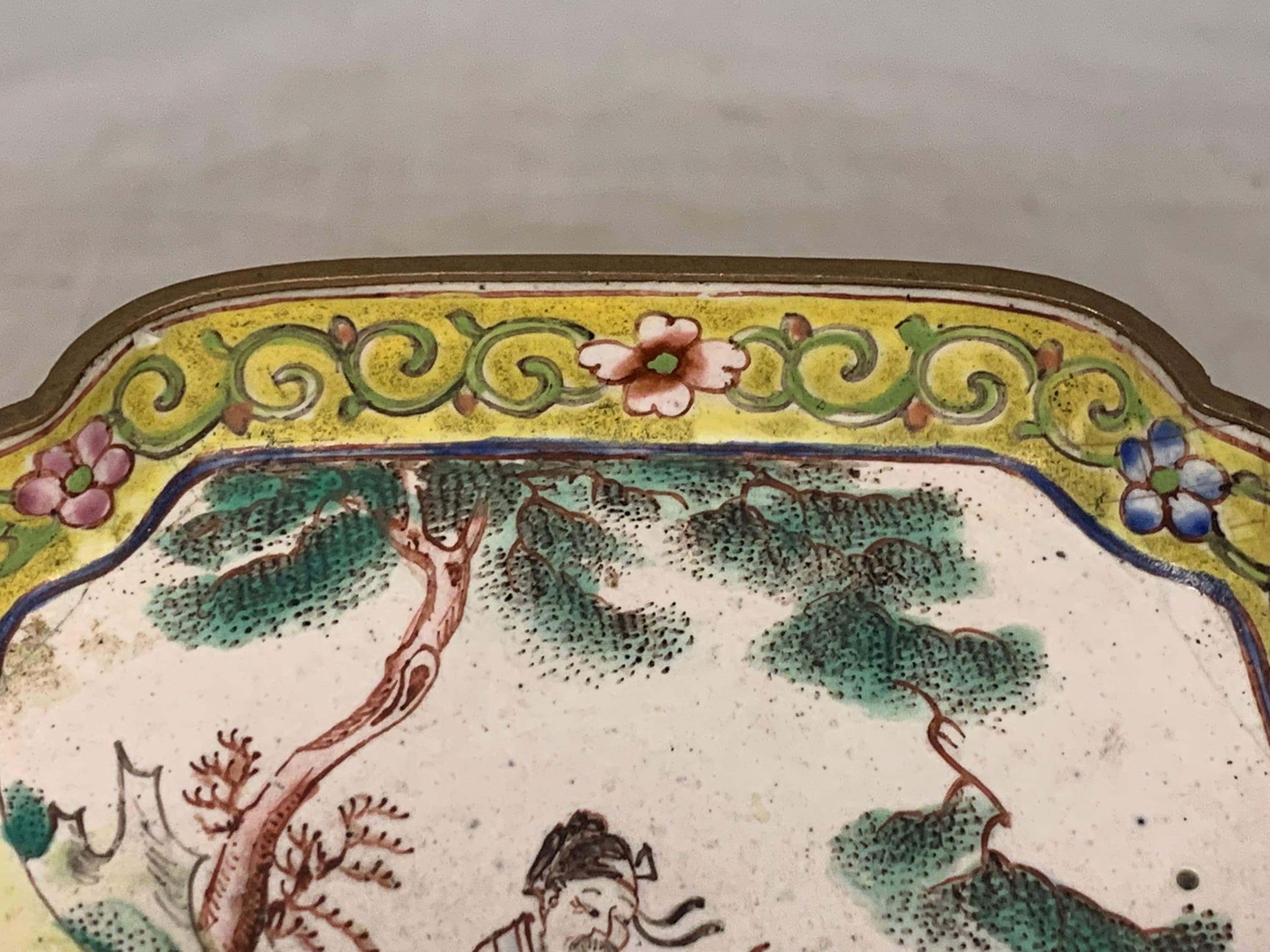 中国のCanton Enamel（広東エナメル）七宝焼の皿と、コップ 中国のCanton Enamel（広東エナメル）七宝焼の皿と、コップ