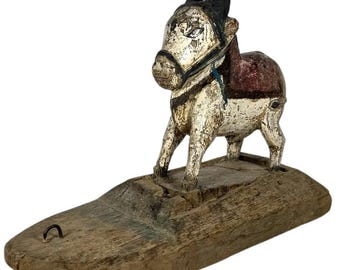 Figura antigua de toro Nandi indio