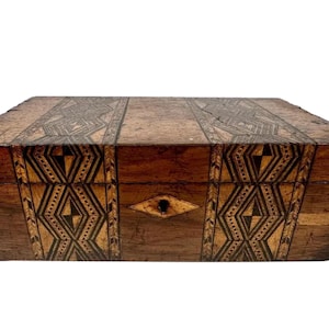 Antique Turnbridge Marquetry Inlaid Trinket Box