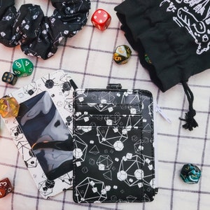 Cartera delgada para tarjetas de crédito D20 de Dungeons and Dragons en blanco y negro / Portafotos de bolsillo para viaje con identificación de dados / Regalo nerd y geek para jugadores, DM