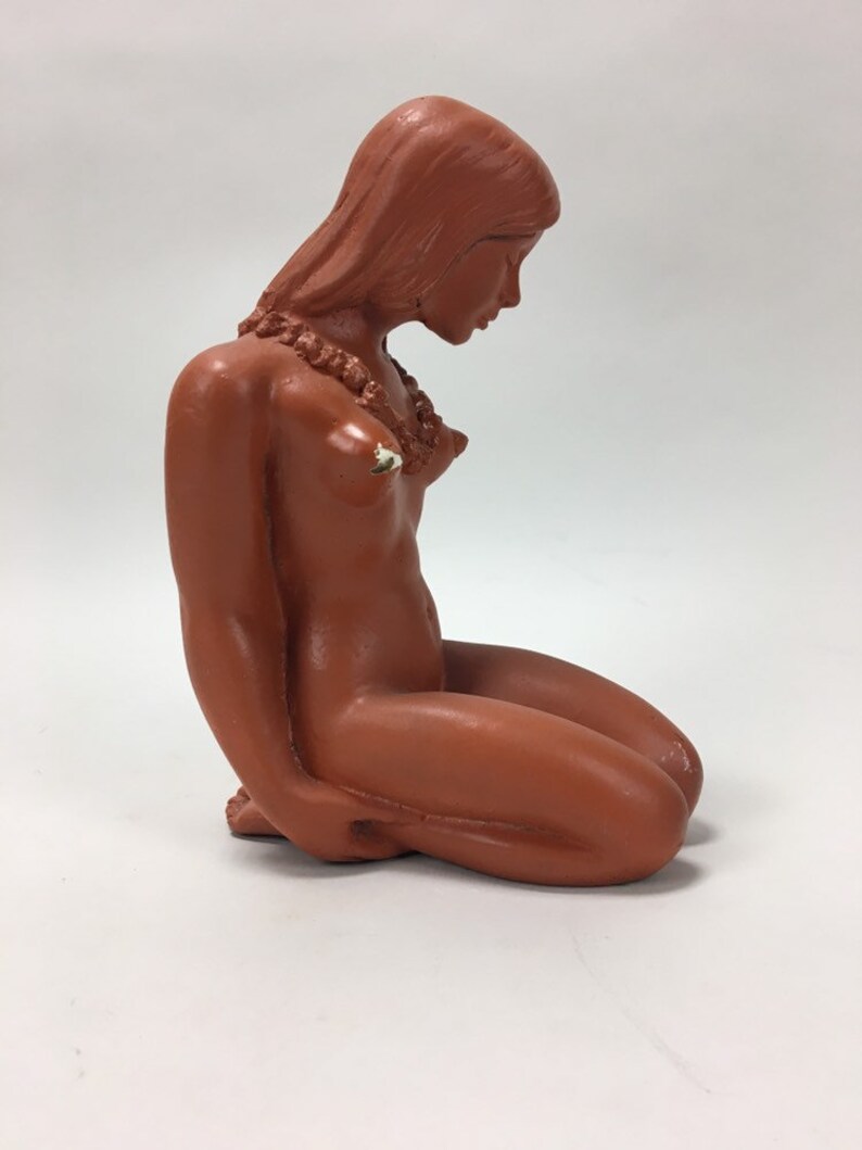 Vintage Hula Chalkware Girl.  Hawaiiana / Tiki / Pinup image 2