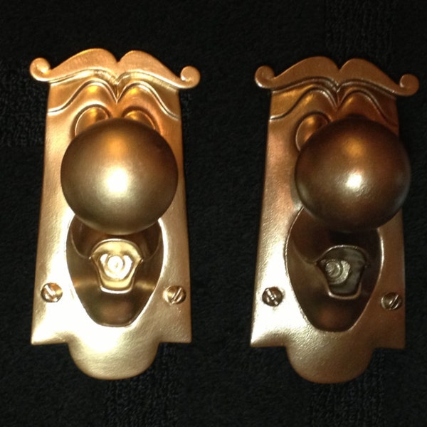 Alice in Wonderland Doorknob Disney prop 100% resin figure display Choose: Gold, Silver, Bronze and MORE