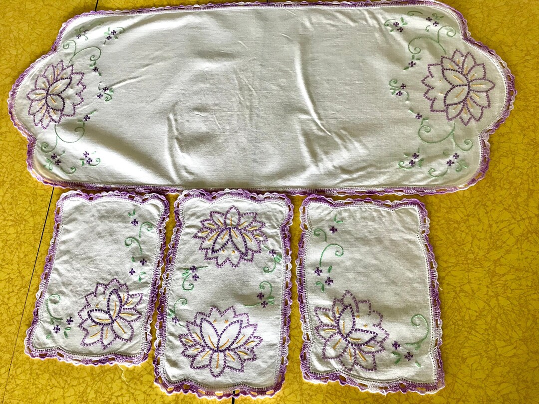 Lotus Entertain You Vintage 4 Pc Cotton Lavender Lotus Flower