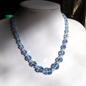1950&#39;s Vintage Pale Summer Blue Aurora Borealis Glass Bead Necklace