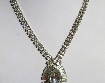 1950's Foiled back Clear Rhinestone Diamante Dropper Silver tone metal necklace