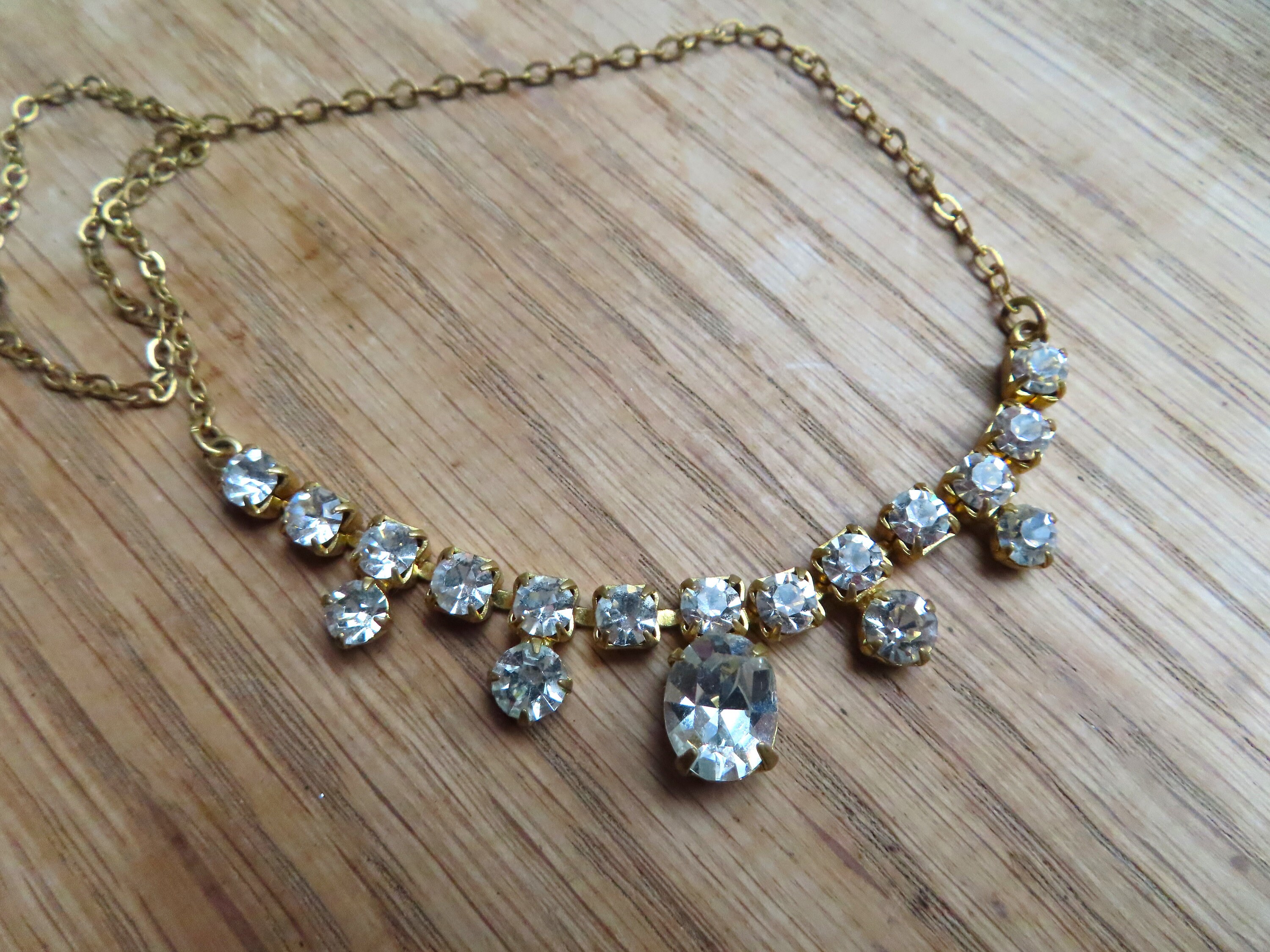 Collier Compte-gouttes Deux Rangs - Pâte Rouge Sur Métal Argenté - Occasion Bon état