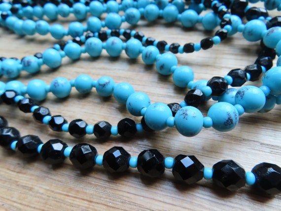 Vintage 1950's  5 strand Blue & Black Glass bead … - image 6