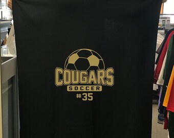 MANTA DE FÚTBOL PERSONALIZADA. Manta de fútbol. Manta de fútbol en equipo. Manta mascota. Manta del Estadio. Fútbol personalizado. Regalo de fútbol. Regalo senior de fútbol.