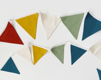 Banderines de arcoíris hechos a mano, banderines triangulares tradicionales de 10 banderas, banderines de tela, paleta de colores apagados, unisex, guardería, cumpleaños