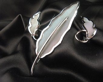 Vintage Bergere Brooch Pin and Clip Earrings Silvertone Mesh 1940's - 1970's