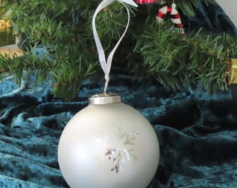 Kugel White Mercury Glass Christmas Ornament 3" Snowflake design