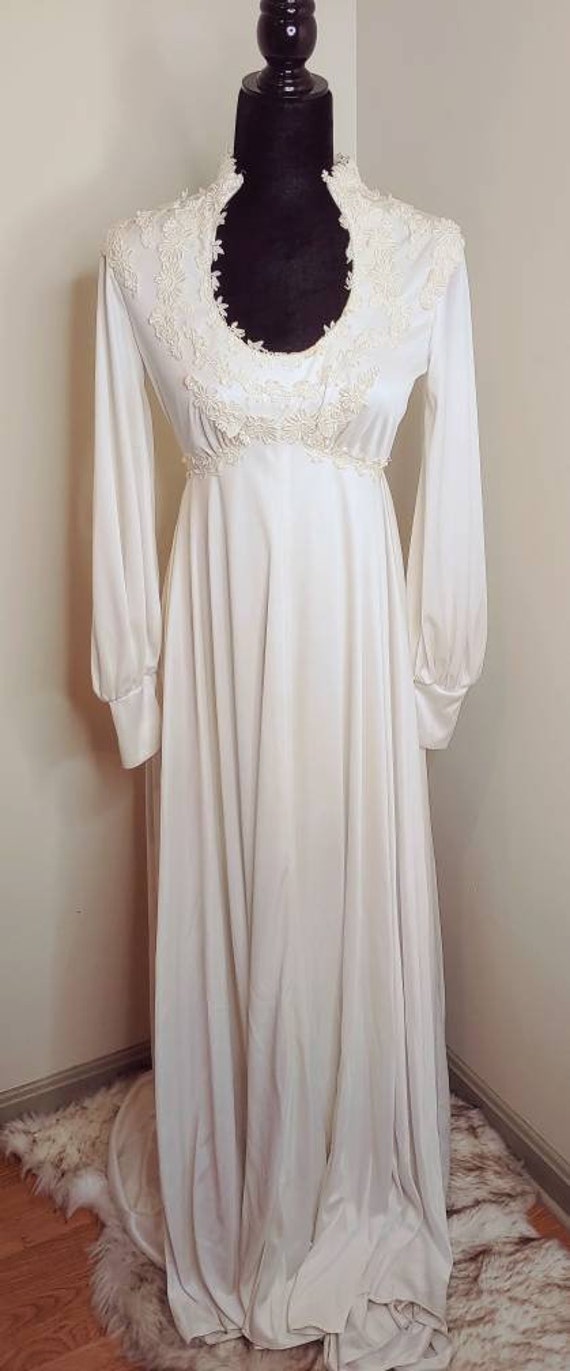 Vintage 1970's lace trim wedding gown - image 2