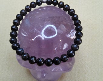 Nuummite stretch bracelet  6mm