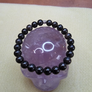 Nuummite stretch bracelet  8mm
