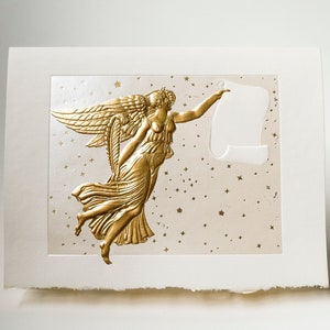 Carte d'ange dorée Carte de temps des fêtes gaufrée ange de Noël nacrée. Une seule carte ou un lot de 6 cartes.  Blanc à l'intérieur.