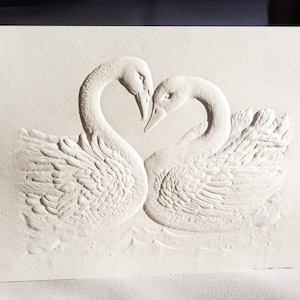 6 cartes d'amour cygnes. Paquet cadeau de cartes. Ensemble de papeterie élégant. Cartes cygnes en relief. Blanc à l'intérieur.