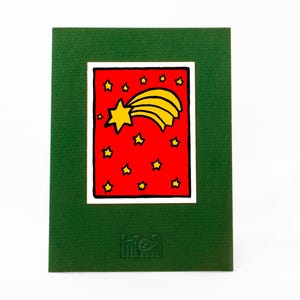 Carte étoile de Noël. Carte de Noël verte, rouge et jaune. Carte de vœux moderne. Chat et chien en relief mignons. Carte de voeux joyeux Noël. Blanc à l'intérieur.