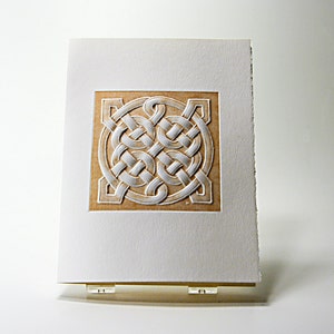 Carte de noeud carré celtique. Typographie. Carte en relief Jeu de 6 cartes ou carte unique. Blanc à l'intérieur.