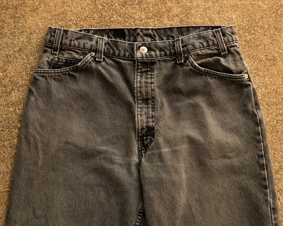 Size 35 Levis 550 Jeans - Distressed Black Vintag… - image 2
