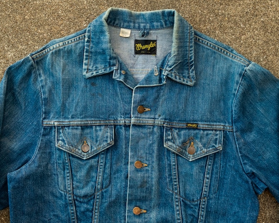Wrangler Jean Jacket 46 - Vintage Wrangler Jean Jacket Size L - Two Pocket - Dark Wash - 60s - 70s Denim Jacket Large to Extra Large Wrangler Jean Jacket 46 - Vintage Wrangler Jean Jacket Size L - Two Pocket - Dark Wash - 60s - 70s Denim Jacket Large to Extra Large