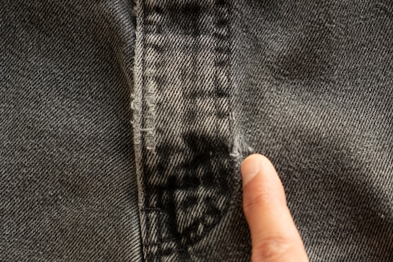 Size 35 Levis 550 Jeans - Distressed Black Vintag… - image 4