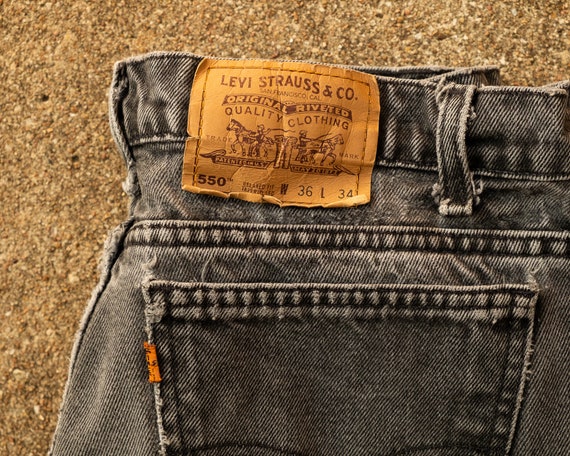 Size 35 Levis 550 Jeans - Distressed Black Vintag… - image 6