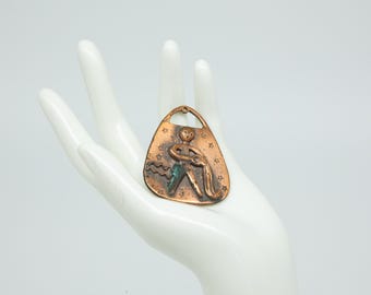 Enid Collins of Texas Aquarius Zodiac Horoscope Medallion