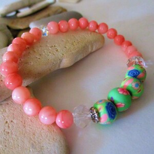 Coral Pink Mother of Pearl Bracelet Pastel Green Polymer Clay Beads with Flowers Stretch Bracelet Beaded Bracelet Pink Bracelet image 3