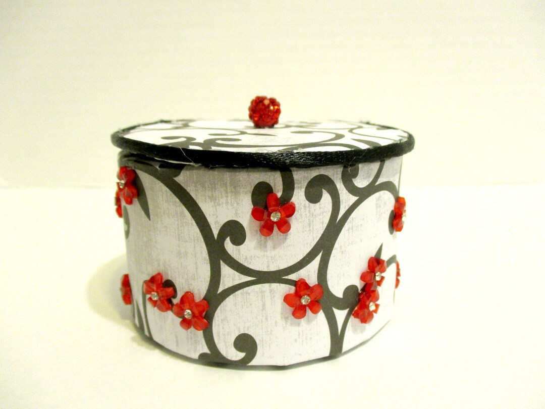 Black and White Gift Box With Red Flowers Jewelry Box for Women and