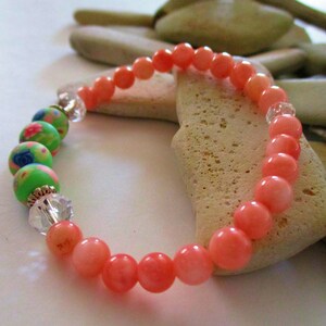 Coral Pink Mother of Pearl Bracelet Pastel Green Polymer Clay Beads with Flowers Stretch Bracelet Beaded Bracelet Pink Bracelet image 4