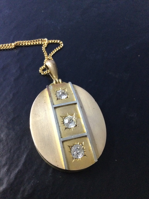 Victorian pinchbeck locket with stones