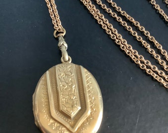 Victorian locket and chain