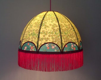 Dome-shaped suspension in Japanese paper with fringe "Paula".