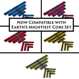 Puede incluir: Conjunto de piezas de juego de plástico rojo, azul y amarillo con un símbolo en blanco y negro. Las piezas tienen forma de rectángulo y ángulo recto. El texto "NOW COMPATIBLE WITH EARTH'S MIGHTIEST CORE SET" se muestra en la imagen.