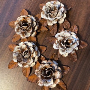 5.5&quot; Painted Rustic metal rose, Hand Cut, Rusty Metal Rose w/ Leaves (rose133)
